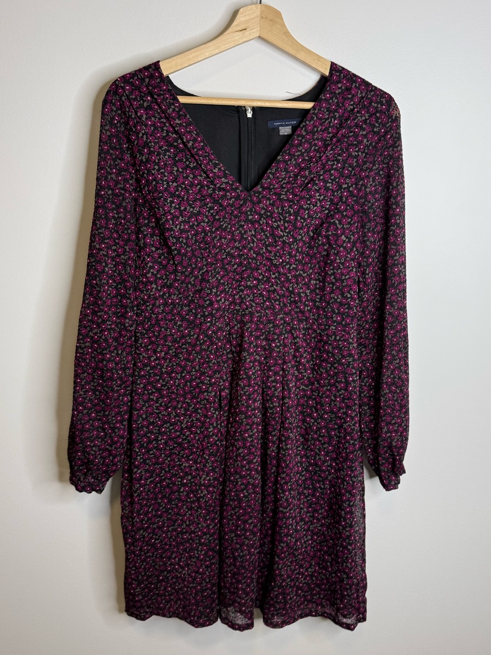 Tommy Hilfiger Long Sleeve V-Neck Floral Dress in Plum and Black